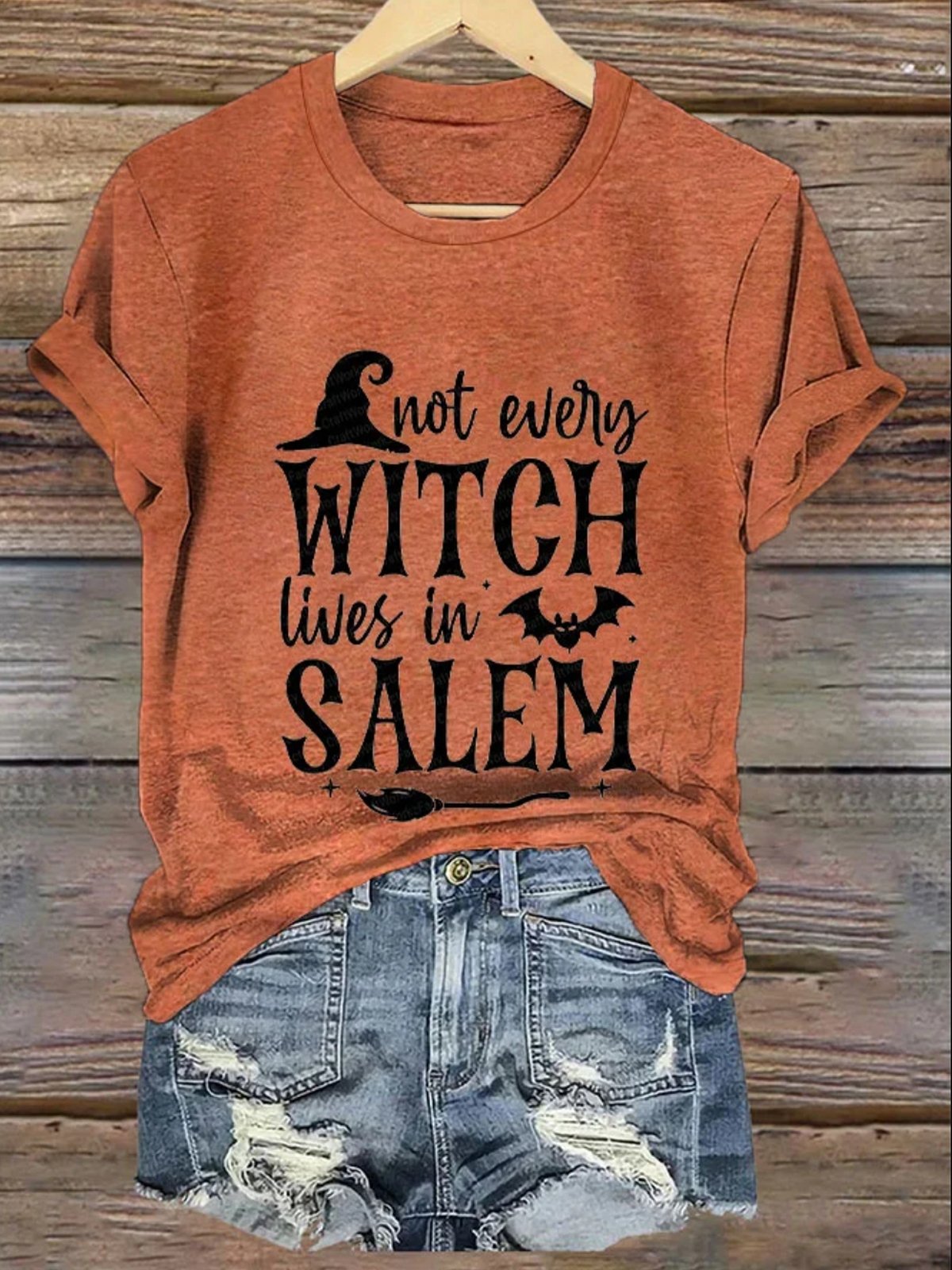 witch Halloween  T-Shirt